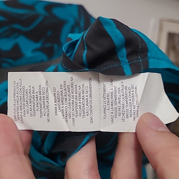 A/X Armani Exchange Graphic Shirt - Picture 11 of 11